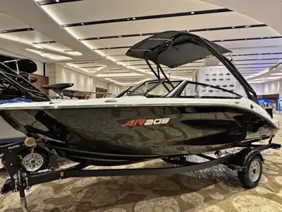 2027 Yamaha Boats AR205