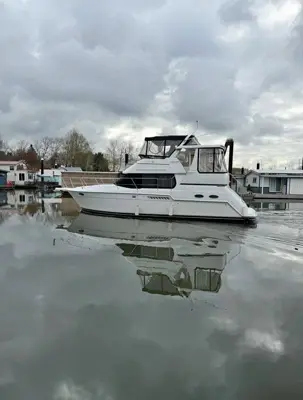 2000 Carver 356 Flybridge Rare Find.