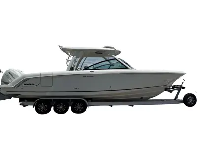 2017 Boston Whaler 320 Vantage