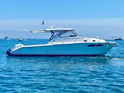 2019 Pursuit 355 OS