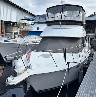 1996 Carver 325 Aft Cabin Motor Yacht