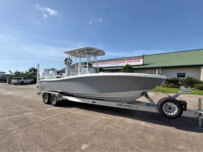 2027 YELLOWFIN 26 hybrid