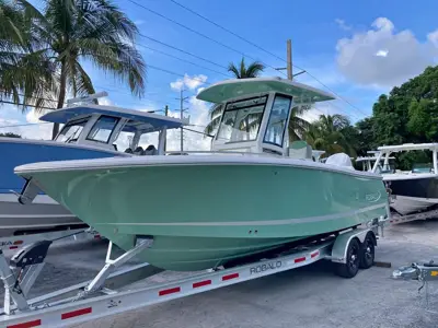2027 Robalo 252 Explorer