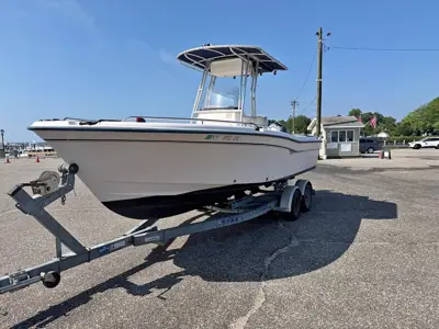 2000 Grady White 222 Fisherman