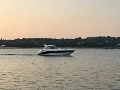 2008 Cruisers Yachts 390 Sport Coupe