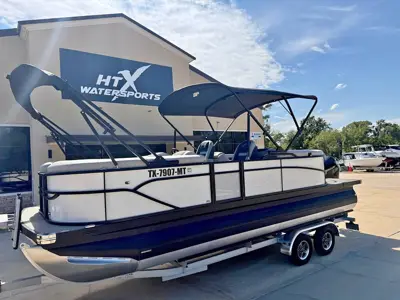 2025 Barletta C22U 22’ Tritoon with 200