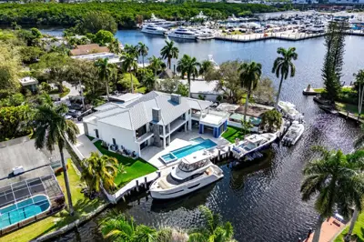 Boat Dock For Rent in Fort Lauderdale, Florida at Riverland Area