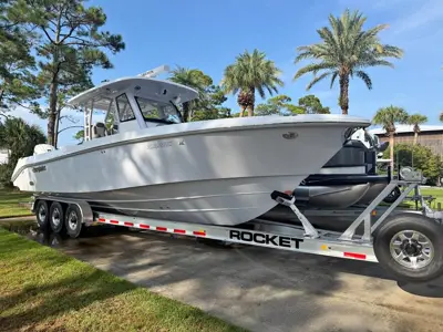 2021 Everglades 335