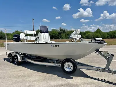 2014 Lowe 22 Bay