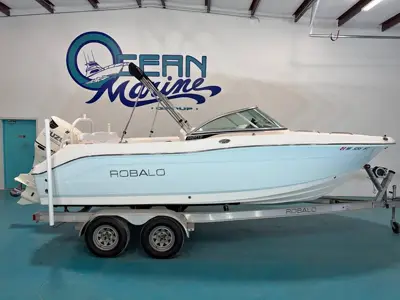2018 Robalo R207