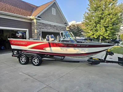 2014 Alumacraft 205 Trophy Low hours, Tandem ruber coated trailer 175 HP