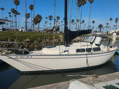 32' Sailboat With Running Diesel should fit in 30' slip