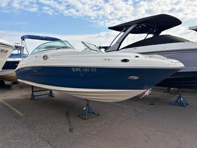 2007 Sea Ray 240 sundeck