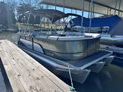 2024 Crest LX 220 SLRC Tritoon