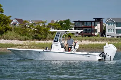 2025 Tidewater 2500 carolina bay boat