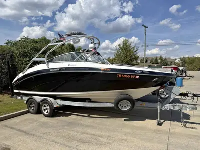 2011 Yamaha 242 Limited S| 220 Hours | Twin Engines | Trailer