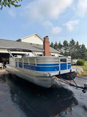 2022 Montego Bay (Pontoon Boat))