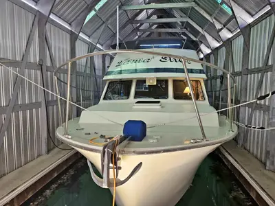 1984 tollycraft 34' tricabin