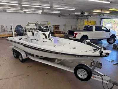 2007 Champion 22 Bay