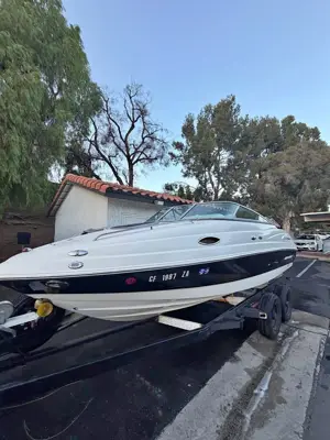 2008 Chaparral 215 ssi cuddy cabiin