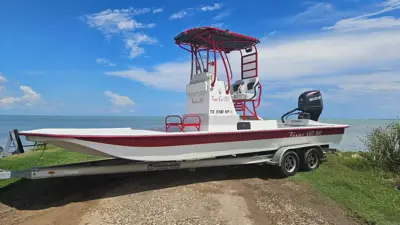 2022 Texas Cat 260 by Shallow Master (w/ 2022 Suzuki 250)