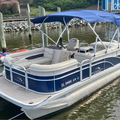 2017 Bennington Saltwater Series Pontoon