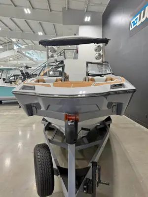 2024 Malibu M220
