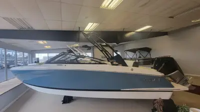 2026 Cobalt R4 Outboard Coastal Edition Bowrider