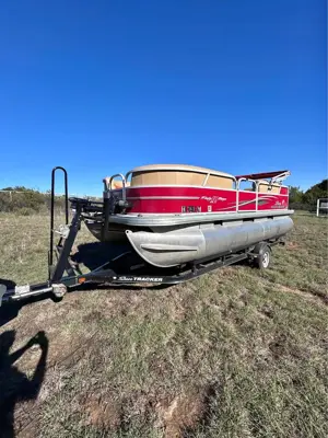 2015 Sun tracker Part barge DLX