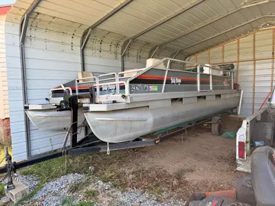 1988 Sun Tracker Party barge