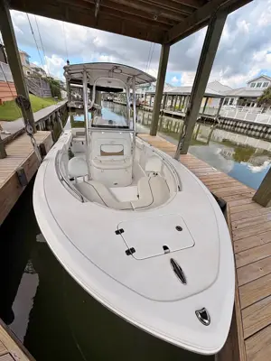 2014 Sportsman Heritage 211 w/ 2014 Yamaha 200 4 stroke. 304 Hours on boat and motor.