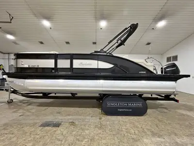 2021 Barletta L23UC *super clean*250 hp*