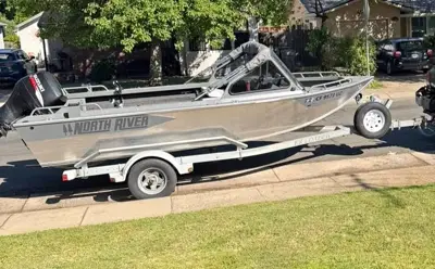 2007 North River 19’ fishing boat