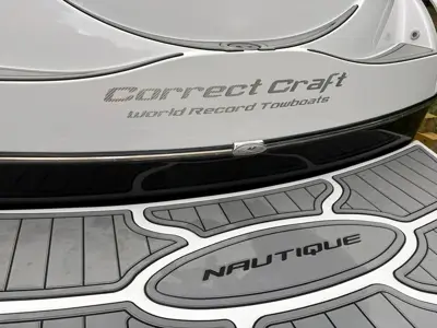 2007 Correct Craft Super Air Nautique 220 TE