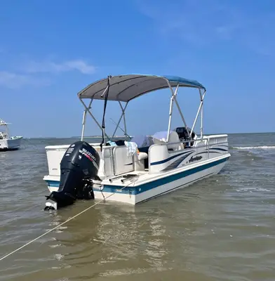 2007 Hurricane fun deck 196 re