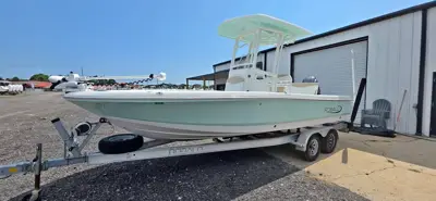 2019 Robalo Cayman