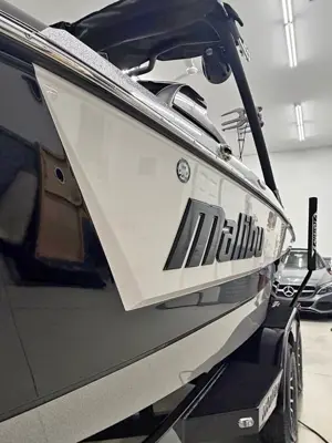 2023 Malibu 21 LX