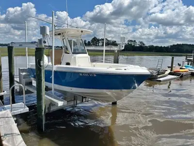 2023 Edgewater 230 cc