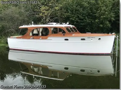 1940 Chris Craft Deluxe Cruiser — 34ft