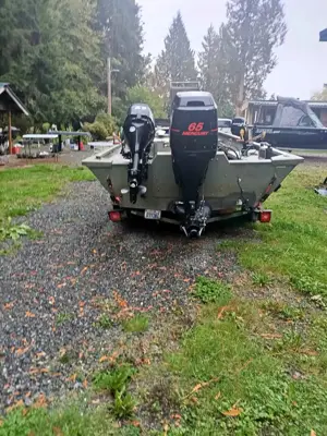 2006 Smokercraft 18 foot