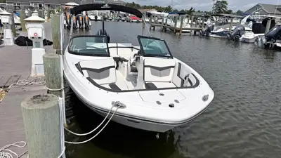2021 Monterey M225