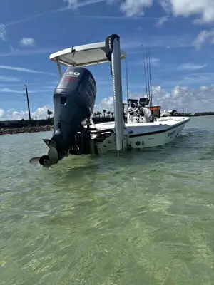 2006 19' Cayman Flats Boat