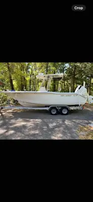 Center console boat