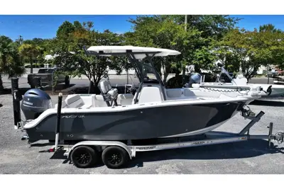 2021 Sea Fox 228 Commander powered by a 200HP Yamaha - only 127 Hours!