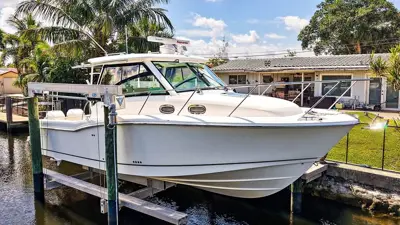 2018 Boston whaler 315 conquest