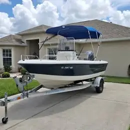 2005 Hydrasport 18 Center Console