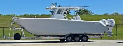**DEAL ALERT** MAKE OFFER! 2022 Invincible Catamaran 33ft
