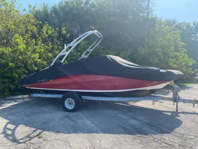Yamaha jet boat