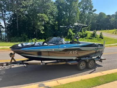 2022 AXIS A22 - LOW HOURS / TRAILER INCLUDED