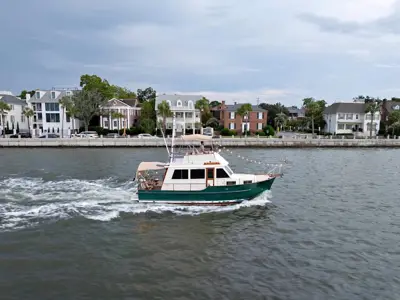 1983 Island Gypsy 32 europa sedan trawler